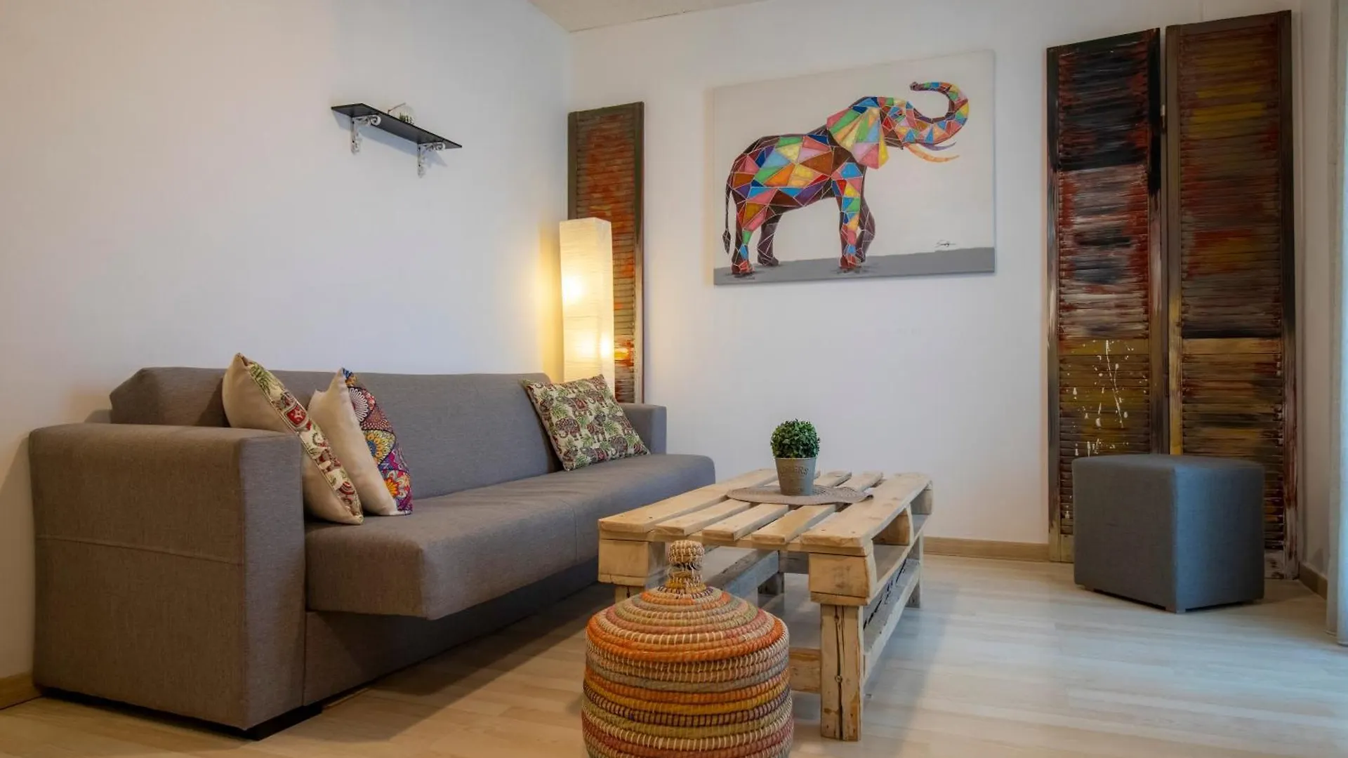 Modern City Apt In The Heart Of Heraklion
