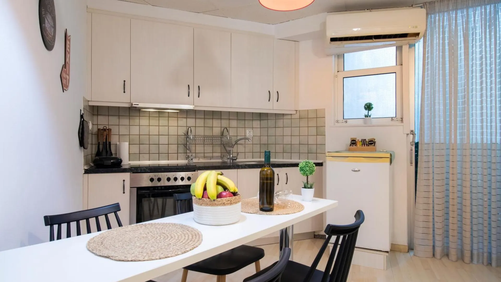 Modern City Apt In The Heart Of Heraklion Appartement